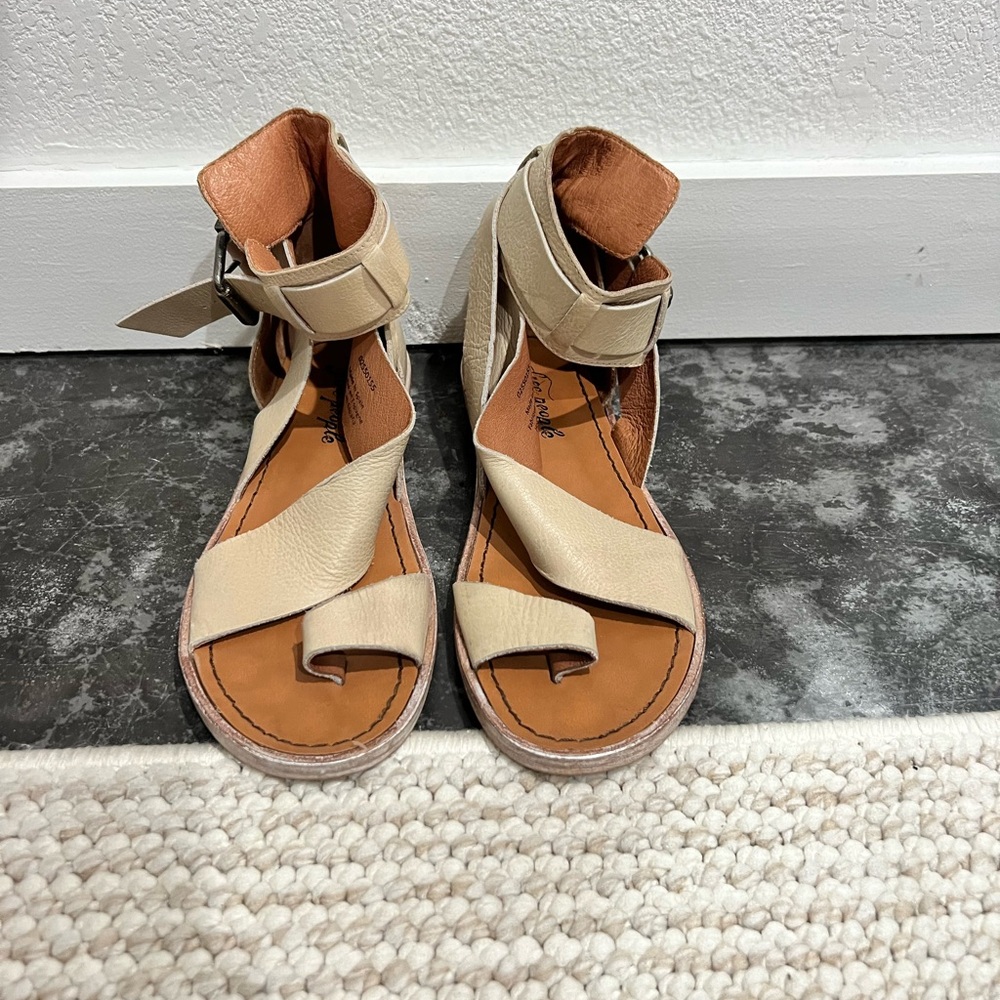 Free People Cream and Tan Sandals